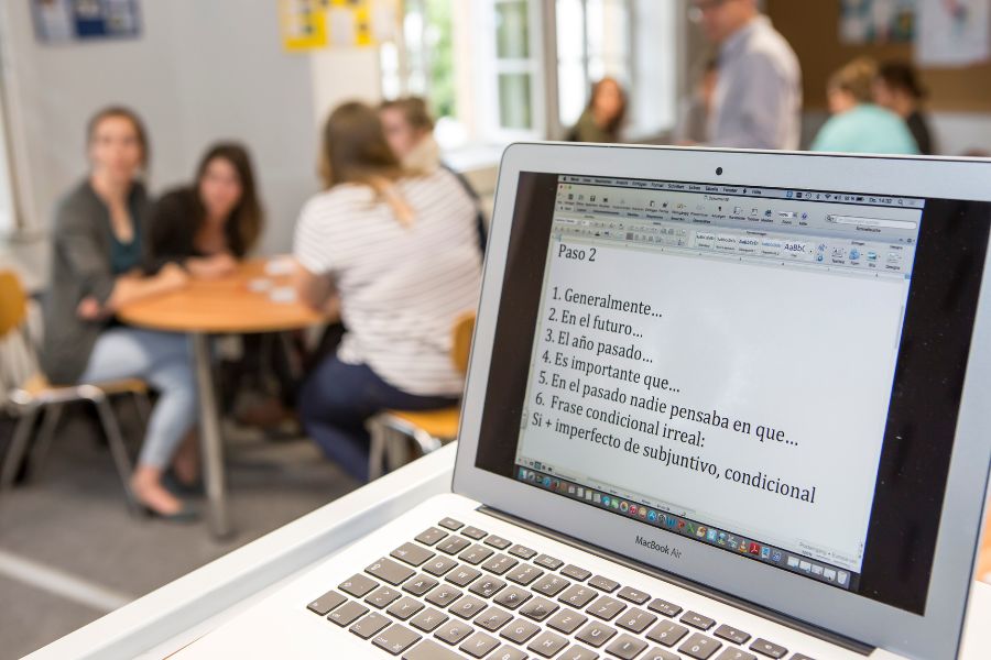 Studierende lernen im Sprachenzentrum der Viadrina