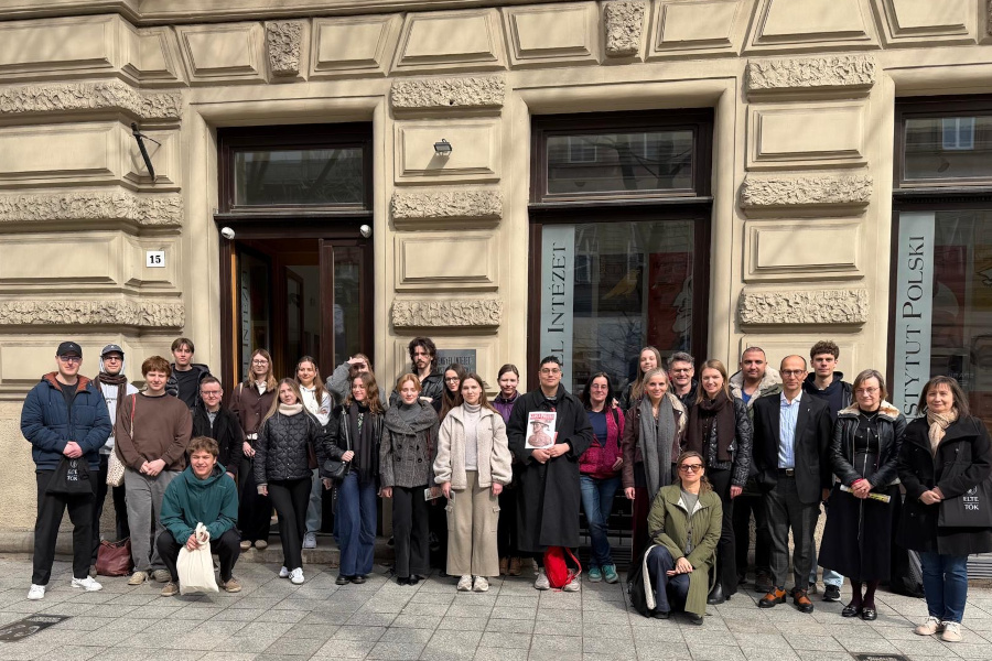 900 na 6002a2d7441-d3e3-45a9-b6f2-d435baa8fc67Anna Jorroch